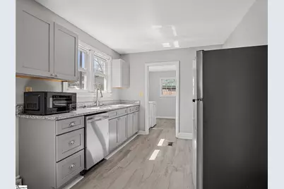 1076 Mayfair Street, Spartanburg, SC 29303 - Photo 7