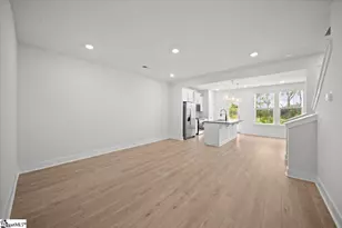 526 W Norvell Ct, Spartanburg, SC 29307 - Photo 9