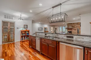 400 N Main St, Greenville, SC 29601 - Photo 7