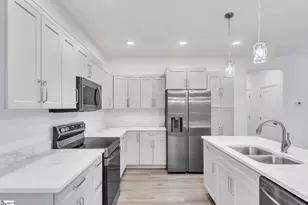 100 Indian Ridge Dr, Laurens, SC 29630 - Photo 5