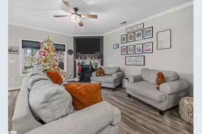 655 Autumn Breeze Walk, Inman, SC 33153 - Photo 5