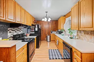 20 Hudson St, Taylors, SC 29687 - Photo 9