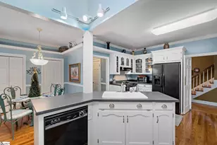 310 Greenview Cir, Greenville, SC 29609 - Photo 13