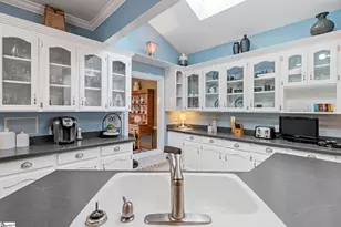 310 Greenview Cir, Greenville, SC 29609 - Photo 15