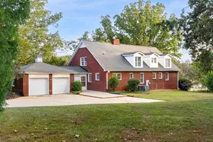 1429 E Calhoun St, Anderson, SC 29621 - Photo 3