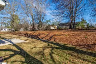 304 Lakeview Dr, Laurens, SC 29360 - Photo 31