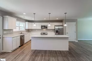 304 Lakeview Dr, Laurens, SC 29360 - Photo 17