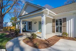 304 Lakeview Dr, Laurens, SC 29360 - Photo 3