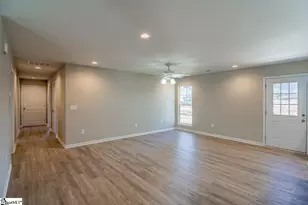 304 Lakeview Dr, Laurens, SC 29360 - Photo 7