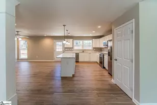 304 Lakeview Dr, Laurens, SC 29360 - Photo 13