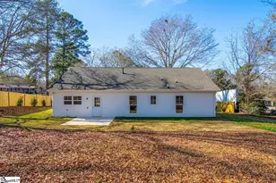 304 Lakeview Dr, Laurens, SC 29360 - Photo 35