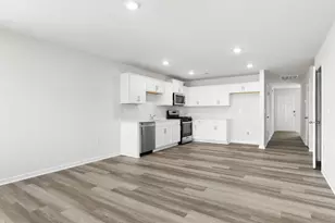 121 Bobbin Rd, Greenville, SC 29611 - Photo 3