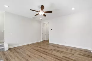 324 Hollenbeck Pl, Greenville, SC 29607 - Photo 9