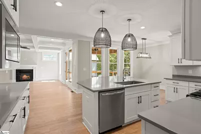 1007 Tudor Cottage Trail, Boiling Springs, SC 29316 - Photo 9