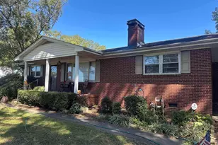 374 Flatwood Dr, Spartanburg, SC 29303 - Photo 1