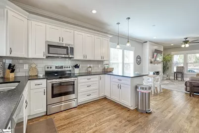 35 Burgess Avenue, Greenville, SC 29609 - Photo 15