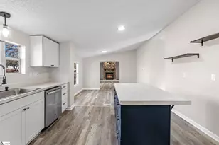 200 Country Walk Ln, Simpsonville, SC 29680 - Photo 5