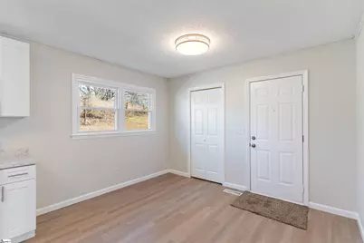 210 N Randolph Avenue, Landrum, SC 29356 - Photo 7