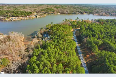 820 Eagles Harbor Drive, Hodges, SC 29653 - Photo 9