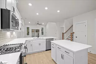 721 Colpeo St, Spartanburg, SC 29303 - Photo 9