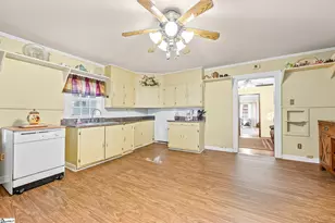 215 Virginia Ave, Greenville, SC 29611 - Photo 9