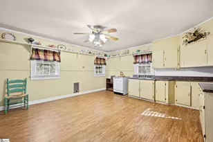 215 Virginia Ave, Greenville, SC 29611 - Photo 7