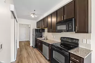 100 E Washington St, Greenville, SC 29601 - Photo 7