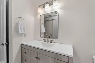 100 E Washington St, Greenville, SC 29601 - Photo 15