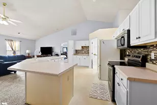 1708 Sweet Apple Ct, Fountain Inn, SC 29644 - Photo 5