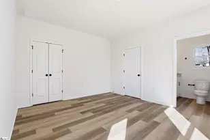 609 S Cherry St, Seneca, SC 29678 - Photo 17