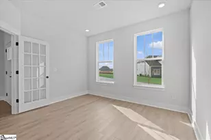 392 Florence St, Spartanburg, SC 29303 - Photo 5