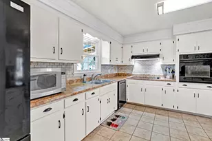 108 Floy St, Spartanburg, SC 29301 - Photo 17