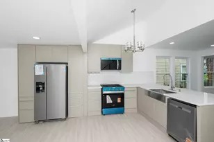 14 Hawthorne Ln, Greenville, SC 29605 - Photo 11