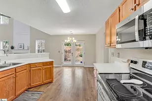 125 Sandy Ln, Greenville, SC 29605 - Photo 9