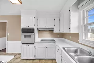 132 Waverly St, Easley, SC 29642 - Photo 7