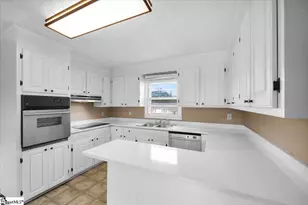 132 Waverly St, Easley, SC 29642 - Photo 9