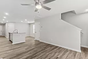 1270 Forestbrook Ln, Spartanburg, SC 29303 - Photo 3