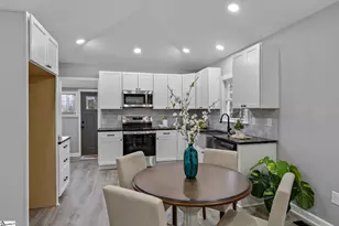 9 Brooks Ave, Greenville, SC 29617 - Photo 11