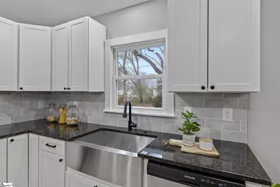 9 Brooks Avenue, Greenville, SC 29617 - Photo 15