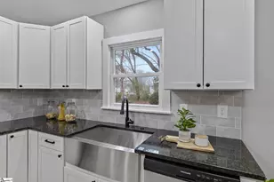 9 Brooks Ave, Greenville, SC 29617 - Photo 15