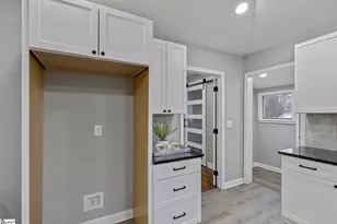 9 Brooks Ave, Greenville, SC 29617 - Photo 17