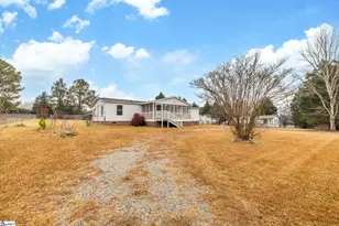 219 Campbell Lake Rd, Greer, SC 29651 - Photo 3