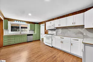 433 Pineview Dr, Pickens, SC 29671 - Photo 9