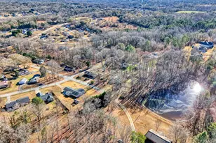 702 Valley Creek Dr, Greer, SC 29651 - Photo 9