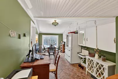 200 E Greenwood Street, Landrum, SC 29356 - Photo 13