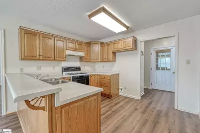 215 S Johnson Street, Landrum, SC 29356 - Photo 3