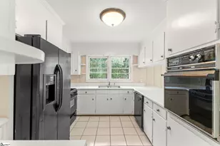 136 Holly Cir, Greer, SC 29651 - Photo 5