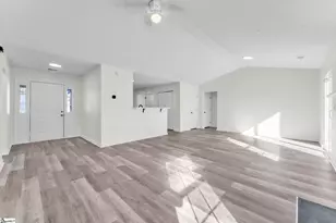 14 Brockmore Dr, Greenville, SC 29605 - Photo 3