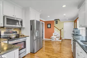 14 Manorwood Ct, Simpsonville, SC 29681 - Photo 9