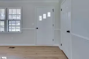 111 Oak Park Dr, Mauldin, SC 29662 - Photo 5